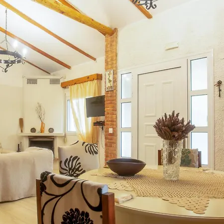 Kamera House - 10 Min To Seitan Limania Holiday home